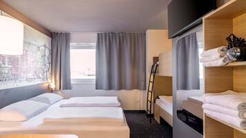 Schreibtisch, schallisolierte Zimmer, kostenloses WLAN, Bettwäsche