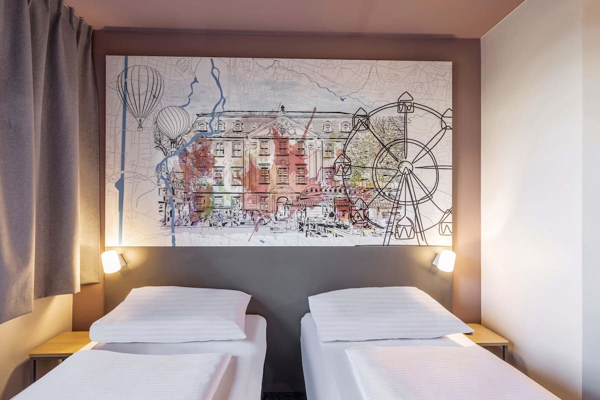 Twin Room | Desk, soundproofing, free WiFi, bed sheets