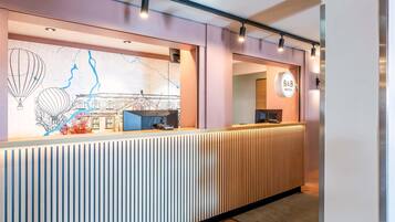 Schreibtisch, schallisolierte Zimmer, kostenloses WLAN, Bettwäsche