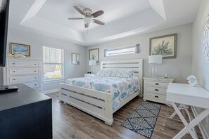 3 bedrooms, desk, iron/ironing board, free WiFi