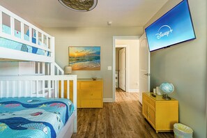 3 habitaciones, escritorio, tabla de planchar con plancha y wifi gratis 