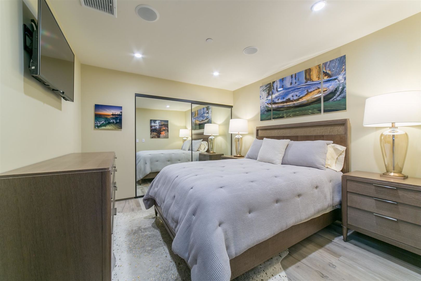 HIGH END LUXURY NEAR THE BAY AND BEACH