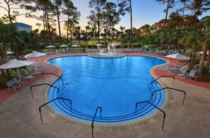 Piscine intérieure, piscine extérieure