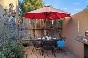 屋外ダイニングエリア
