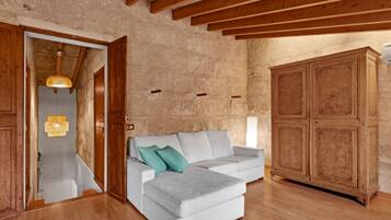 Televisión, chimenea