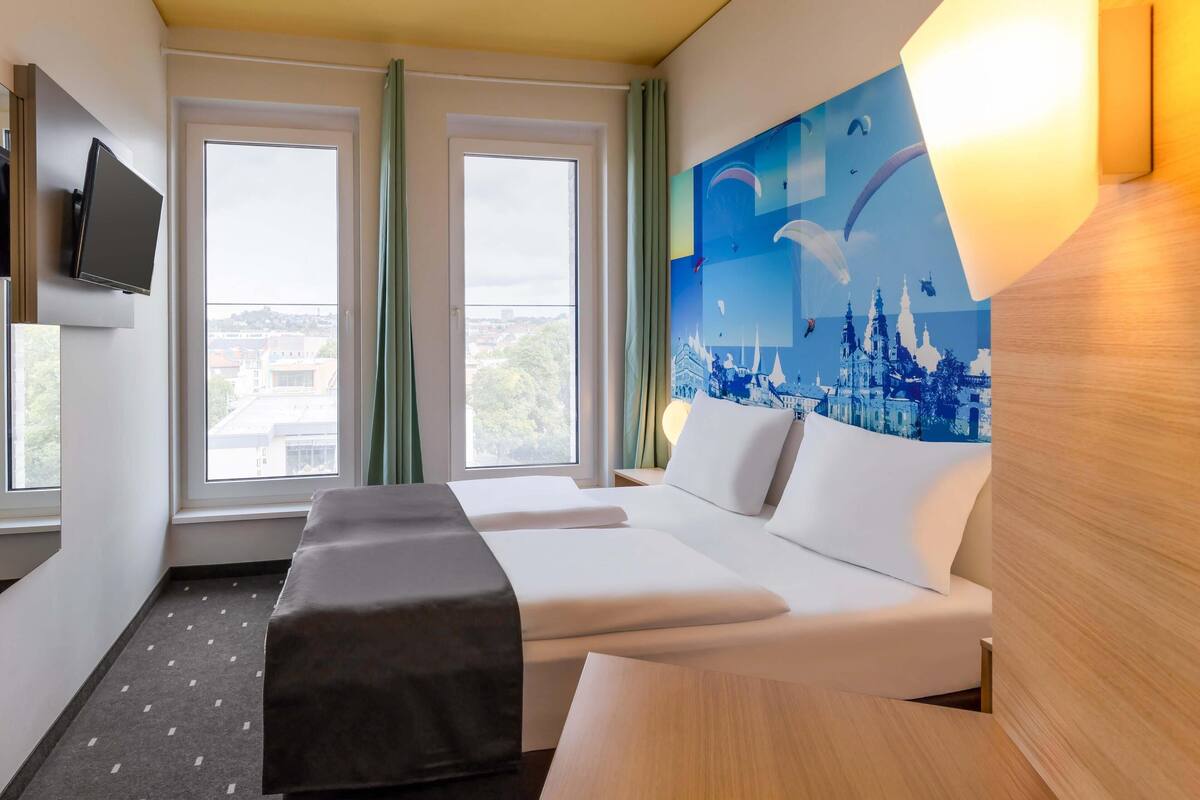 Double Room | Desk, soundproofing, free WiFi, bed sheets