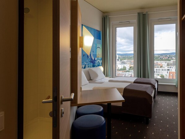 1 bedroom, desk, soundproofing, free WiFi