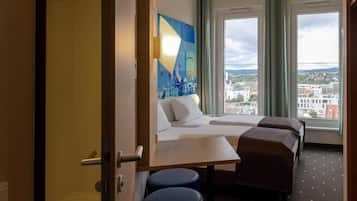 Twin Room | 1 bedroom, desk, soundproofing, free WiFi
