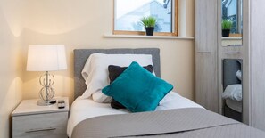 Superior House, Ensuite (Romulus Court)