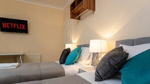 Superior House, Ensuite (Romulus Court) | 3 bedrooms - HC Property - Romulus Court (Newcastle-upon-Tyne)