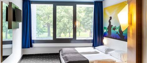 Desk, free WiFi, bed sheets