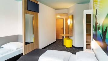 Dreibettzimmer | Schreibtisch, kostenloses WLAN, Bettwäsche