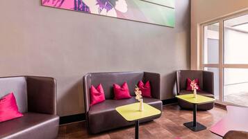 Schreibtisch, schallisolierte Zimmer, kostenloses WLAN, BettwÀsche