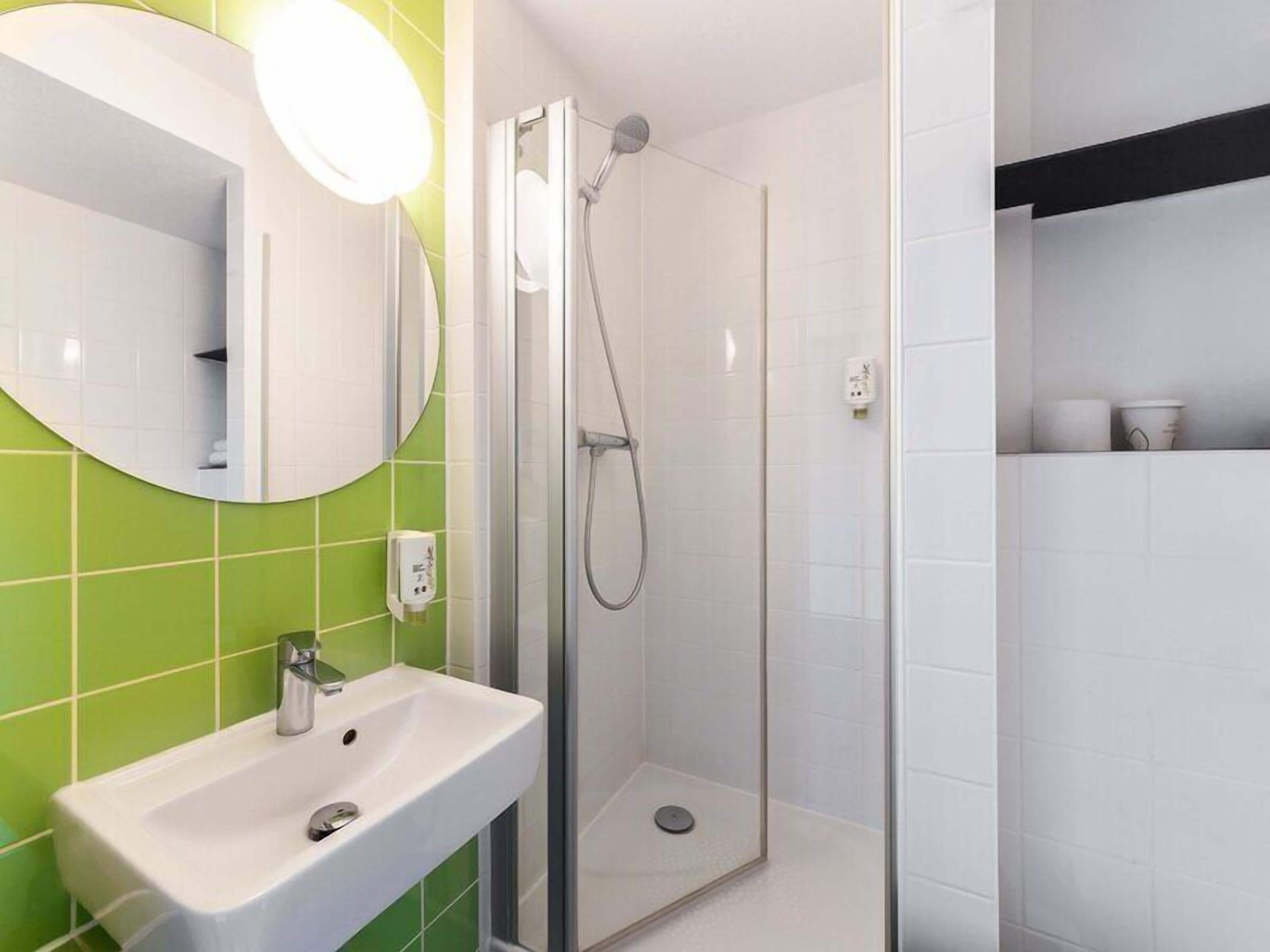Double Room | Bathroom | Shower, hair dryer, towels