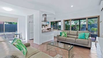 TV, Netflix, streaming services