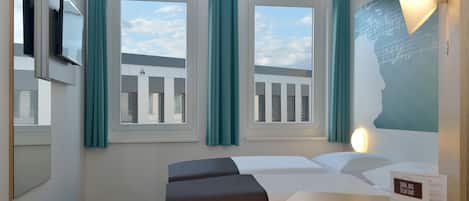 Double Room | Desk, soundproofing, free WiFi, bed sheets