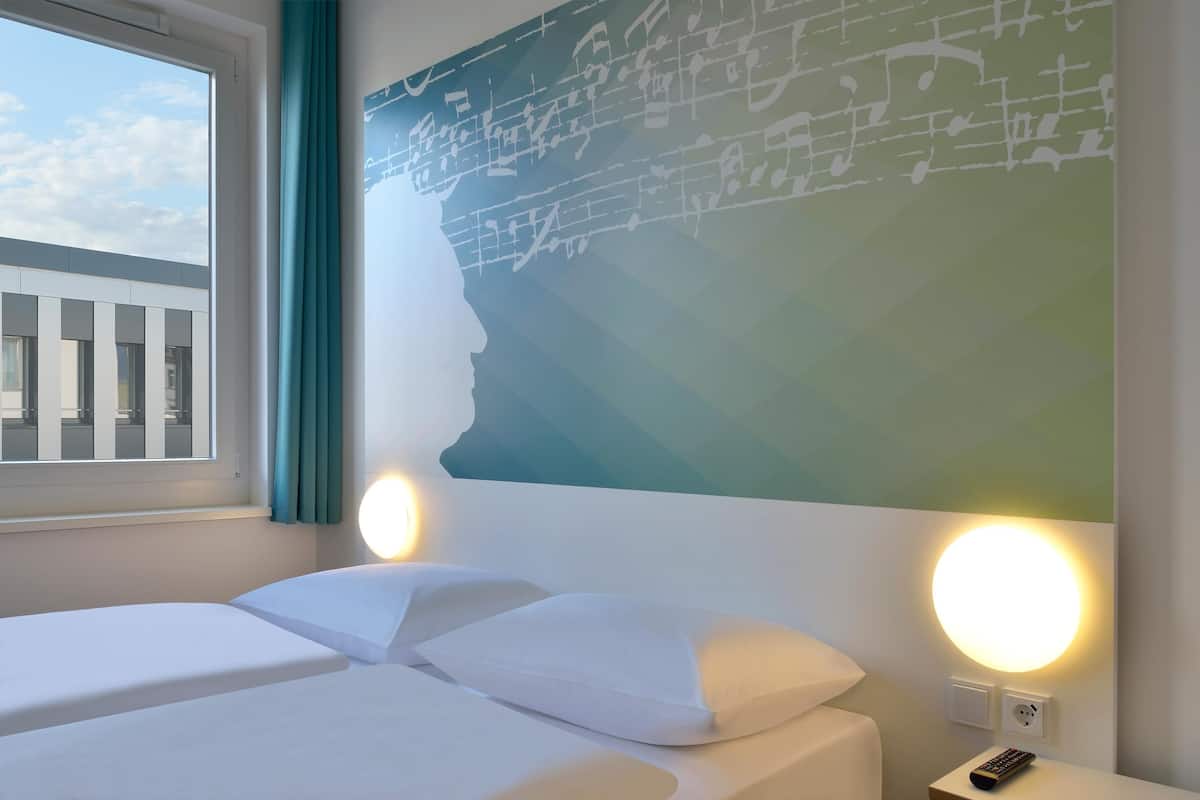 Schreibtisch, schallisolierte Zimmer, kostenloses WLAN, Bettwäsche