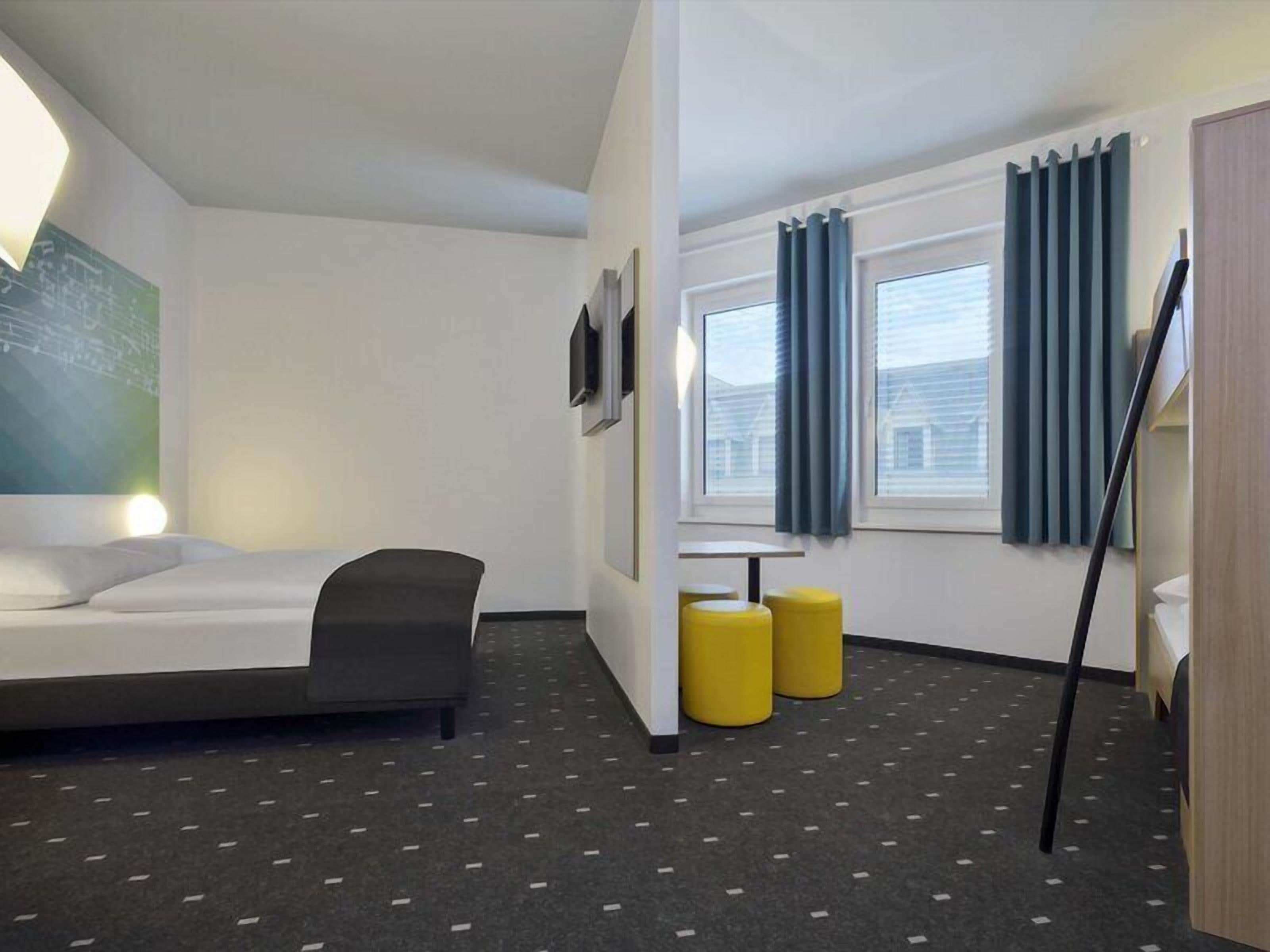 Quadruple Room | Desk, soundproofing, WiFi (free), bed sheets
