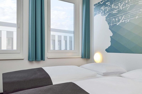 Double Room | Desk, soundproofing, WiFi (free), bed sheets
