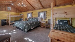 1 bedroom - Ashton Historic Log Cabins 7 (Ashton)