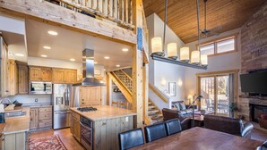 Coffee/tea maker, fridge, microwave, oven - Coyote Run - Cozy Rustic Retreat in Moab- Private Hot Tub-Fireplace (moab)