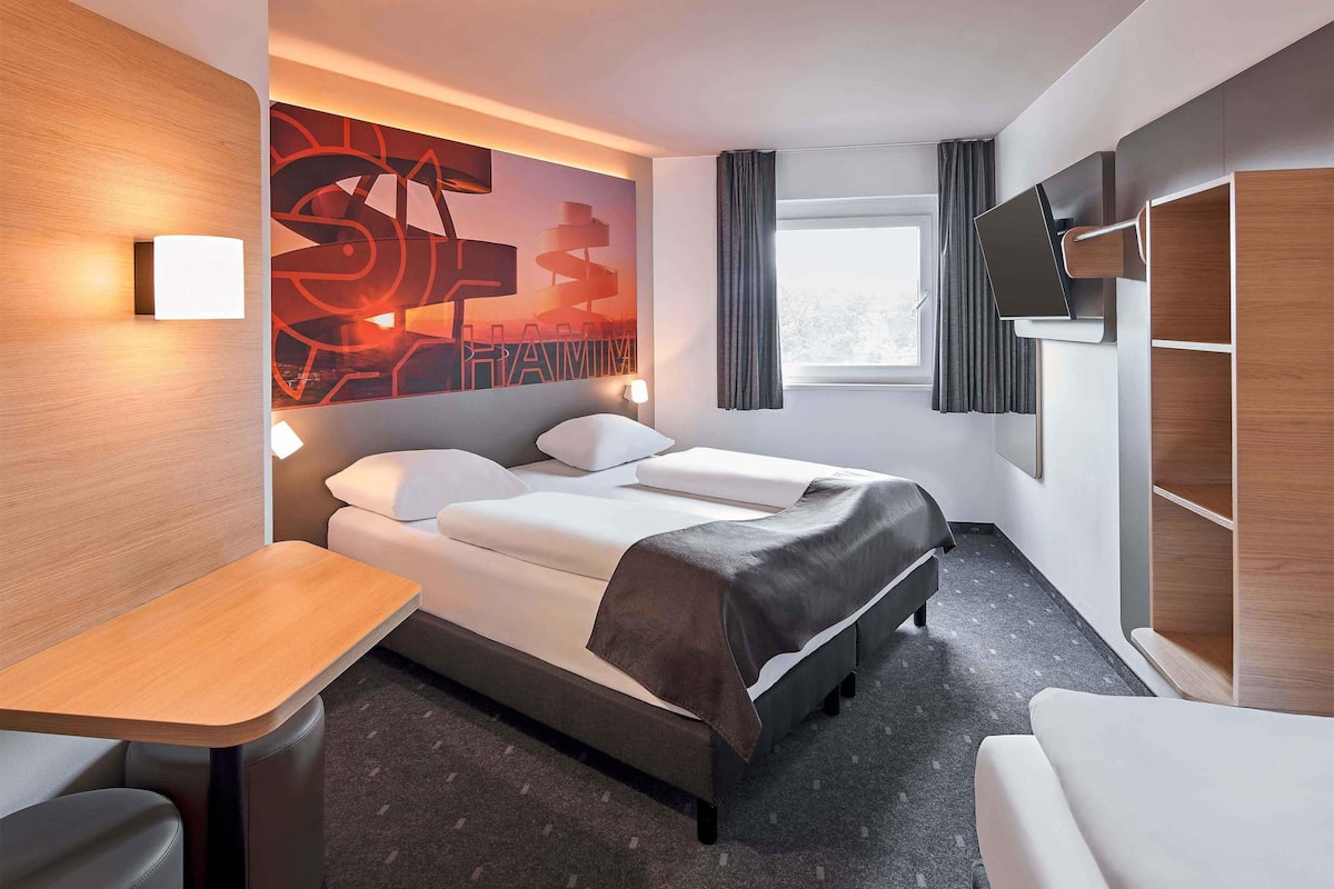 Dreibettzimmer | Schreibtisch, schallisolierte Zimmer, kostenloses WLAN, Bettwäsche