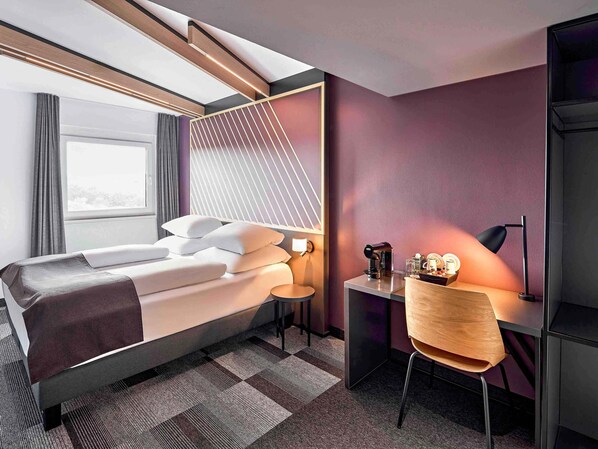 Premium Double Room | Desk, soundproofing, free WiFi, bed sheets