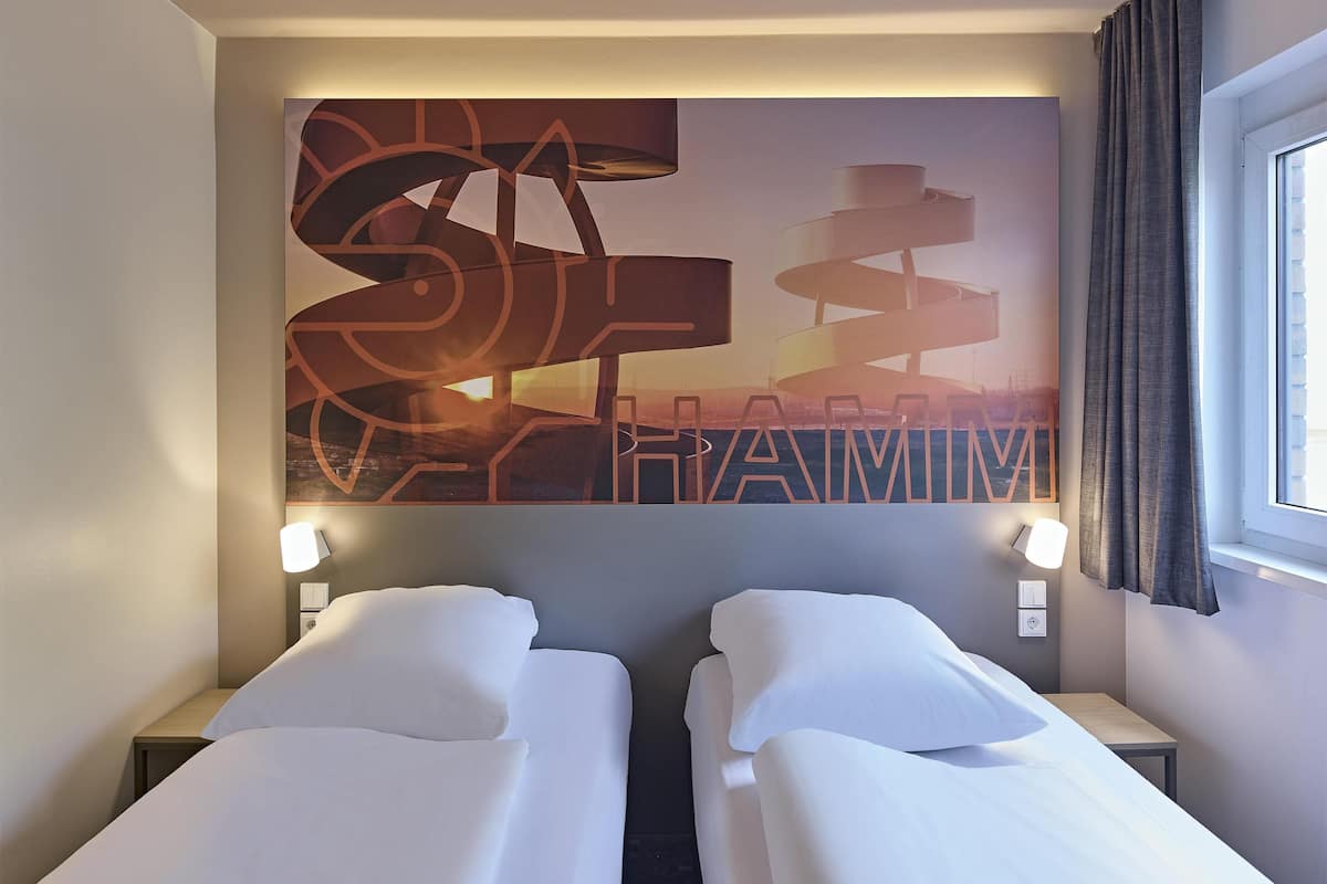 Twin Room | 1 bedroom, desk, soundproofing, free WiFi