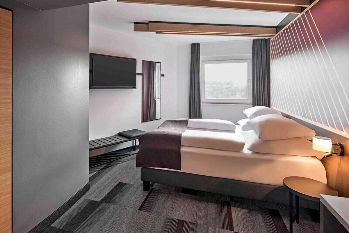 Premium Double Room | Desk, soundproofing, WiFi (free), bed sheets