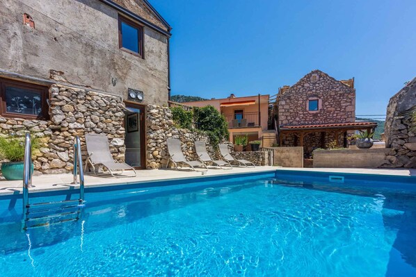 Pool - Holiday home with balcony for 6 people (Bribir)