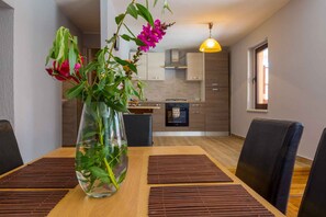 Dining - Holiday home mit Pool (Bribir)