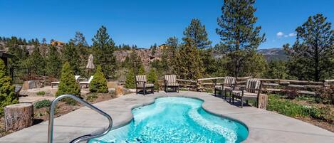 Una piscina techada, una piscina climatizada