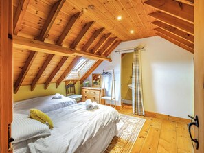 3 bedrooms, free WiFi, bed sheets