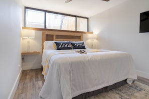2 bedrooms, in-room safe, desk, iron/ironing board