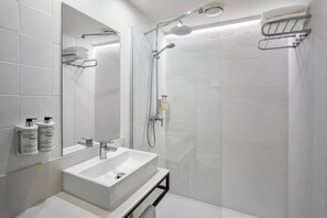 Bathroom - B&B Hotel Figueres (Figueres)