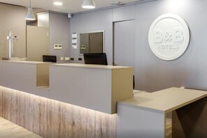 Lobby - B&B Hotel Figueres (Figueres)