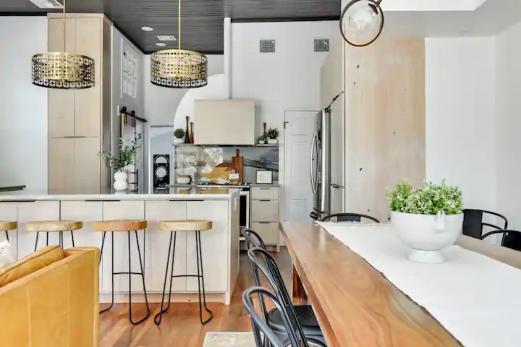 Modern Train Depot Farmhouse: Private 1 acre oasis