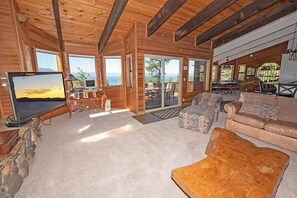 TV, fireplace, DVD player