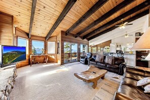 Luokittelematon kuva, 3 kautta 37, painike