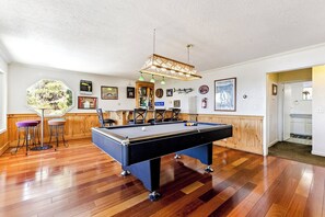 Luokittelematon kuva, 5 kautta 37, painike