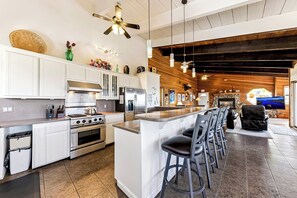 Luokittelematon kuva, 4 kautta 37, painike