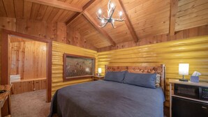 1 bedroom - Ashton Historic Log Cabin 9 (Ashton)