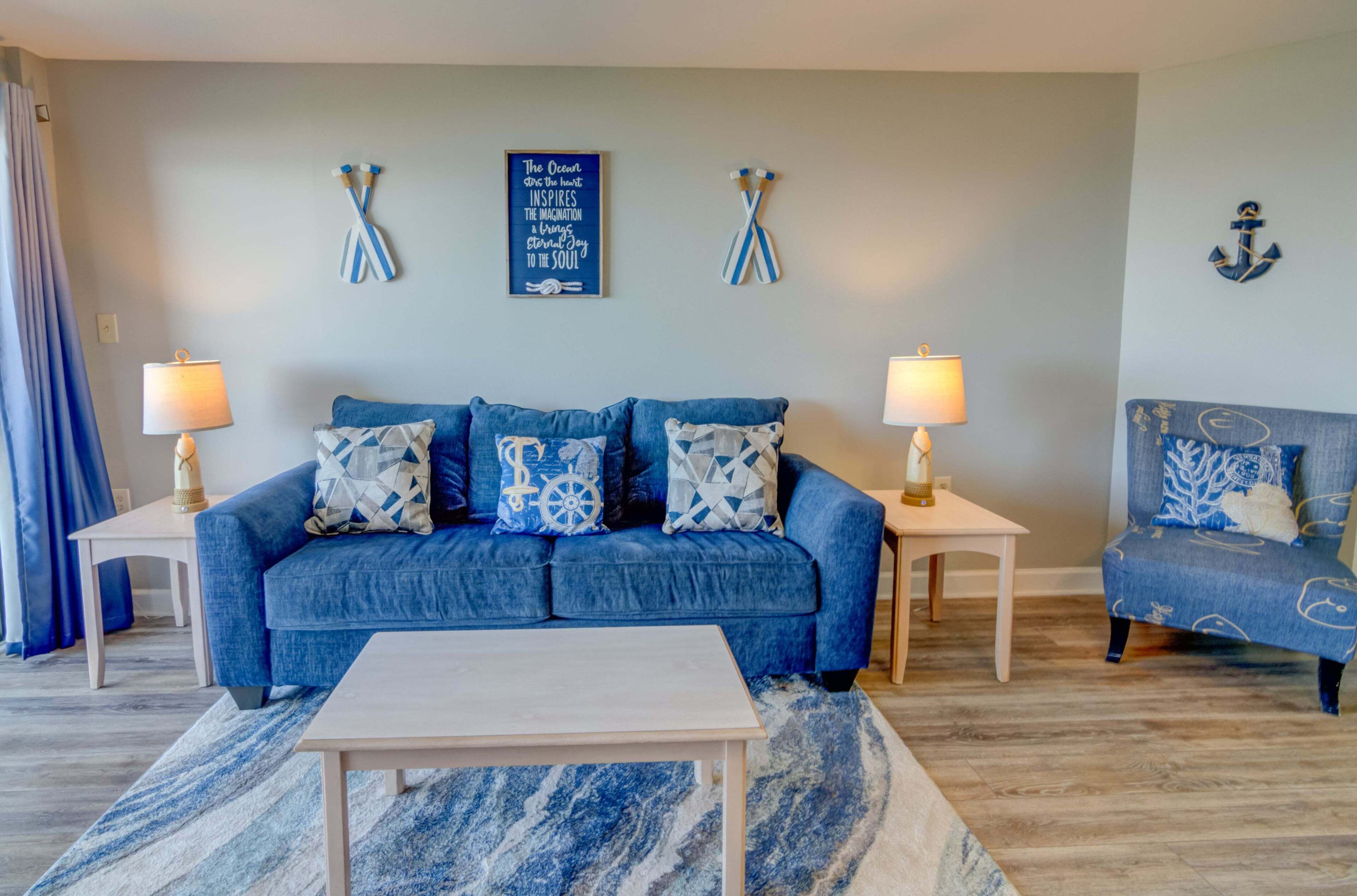 Beautiful Ocean View King Suite + Official On-Site Rental Privileges