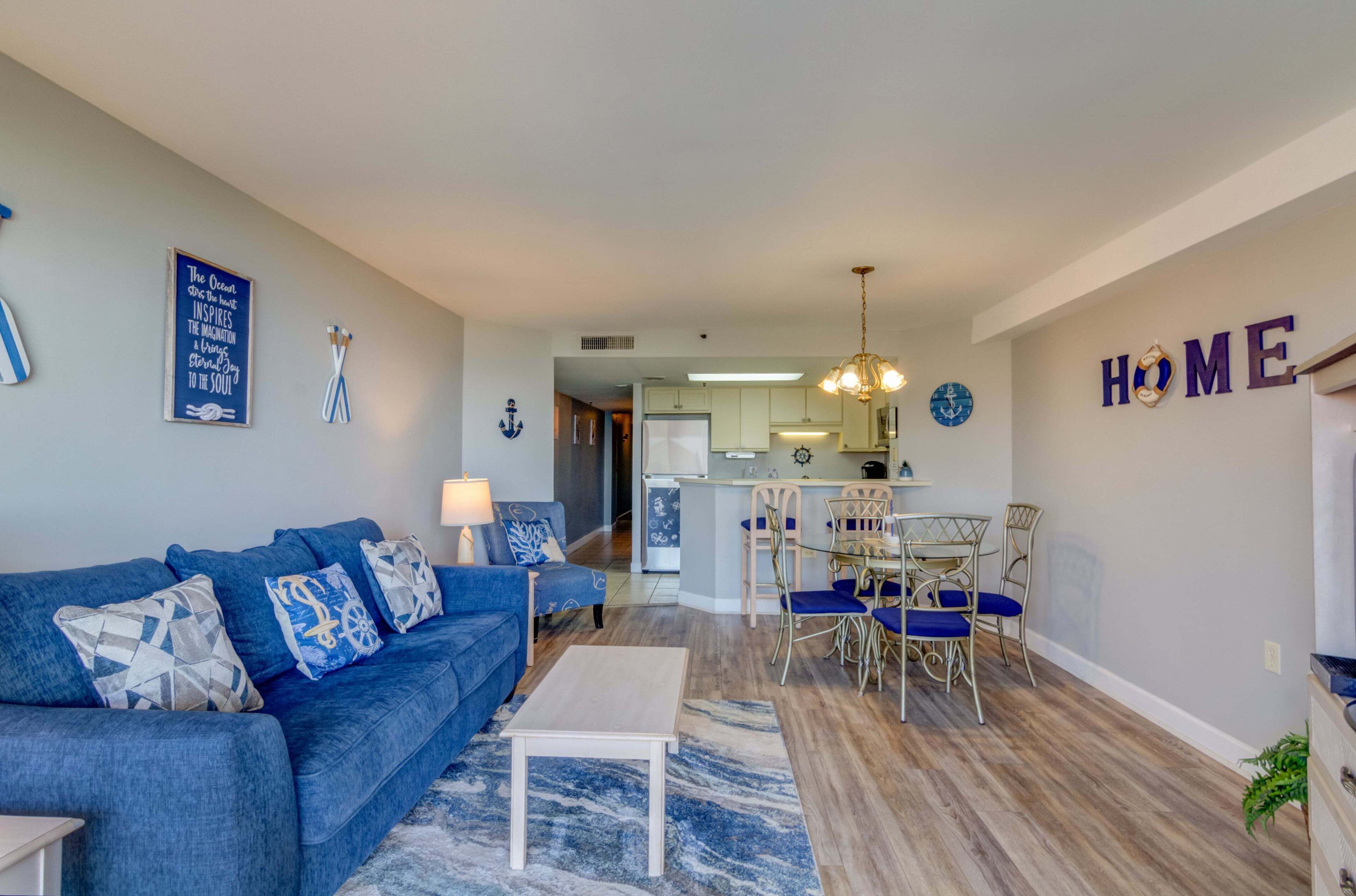 Beautiful Ocean View King Suite + Official On-Site Rental Privileges