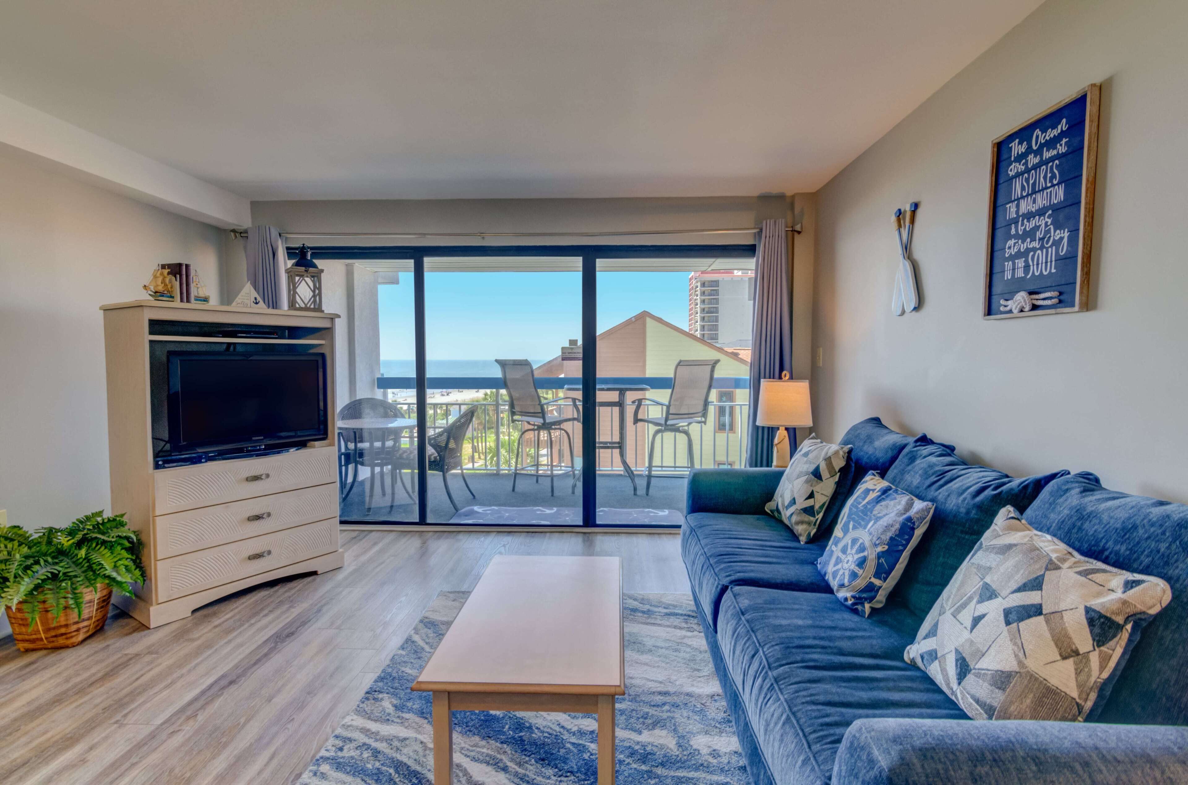 Beautiful Ocean View King Suite + Official On-Site Rental Privileges