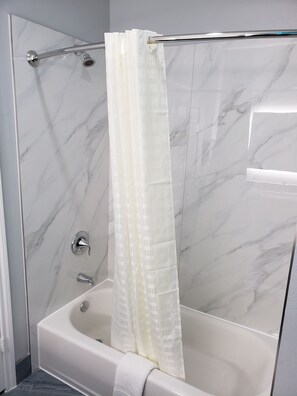 Bureau, espace de travail pour ordinateur portable, rideaux occultants