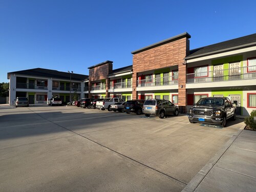 Americas Best Value Inn & Suites Kingwood IAH Airport