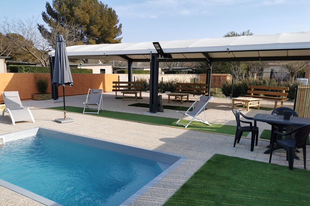 LARGE MOBILE HOME N ° 1 ALL COMFORT AIR-CONDITIONED 400M ON FOOT OF THE SEA