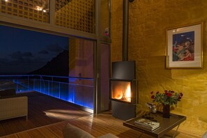 Interior - Infinity pool ★Unique Architecture★Jacuzzi hot tub★Stunning seaview (Ravdoucha)