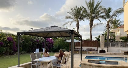 Kingfisher Villa, Caesarea
